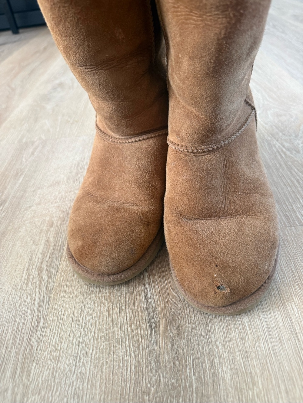 NO NOT BUY— UGGS for uggcollector21 - Picture 8 of 9